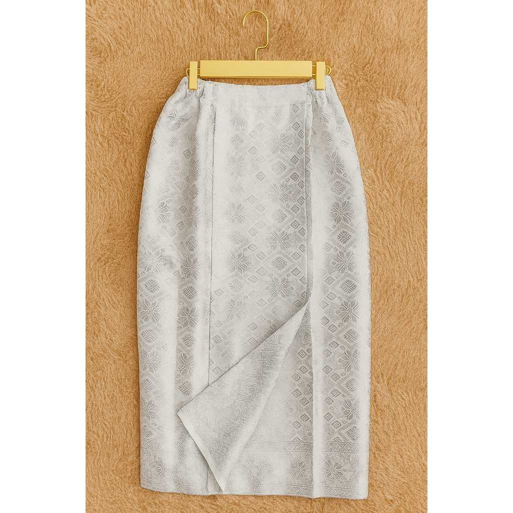 Vanriz Kebaya-Rok Span Songket Jadi Wanita Bawahan Kebaya