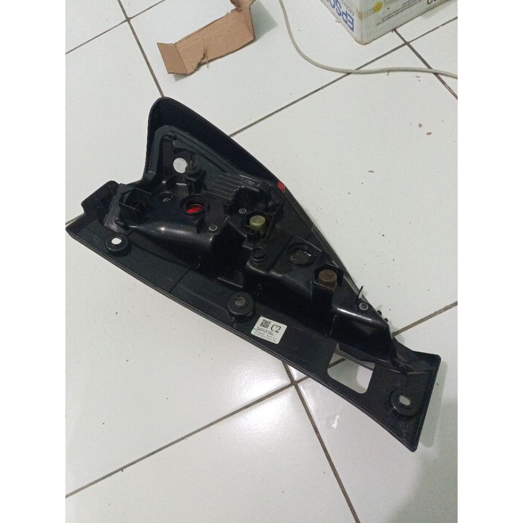 lampu stop belakang Innova Venturer khusus Venturer
