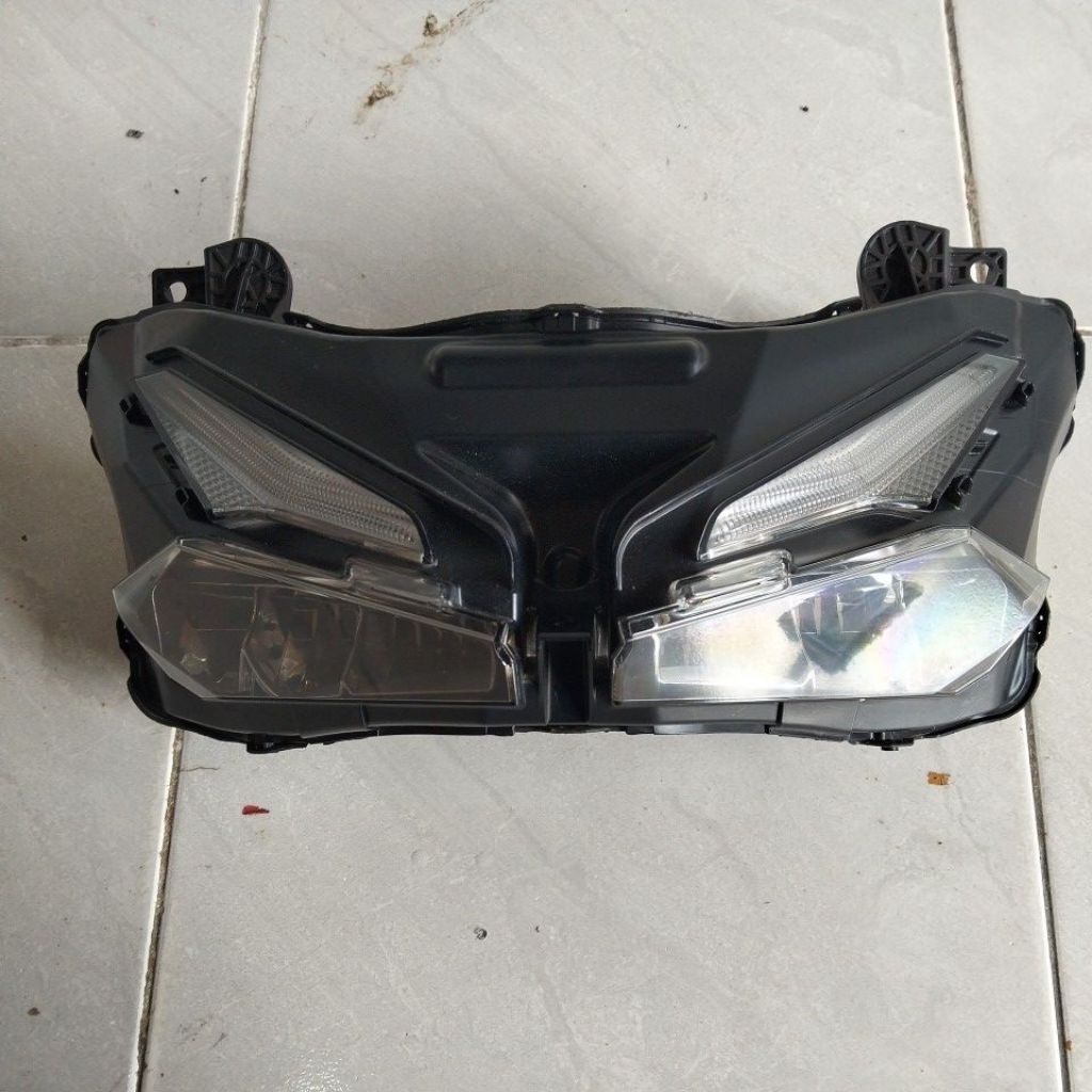 batok headlamp lampu depan CBR250RR