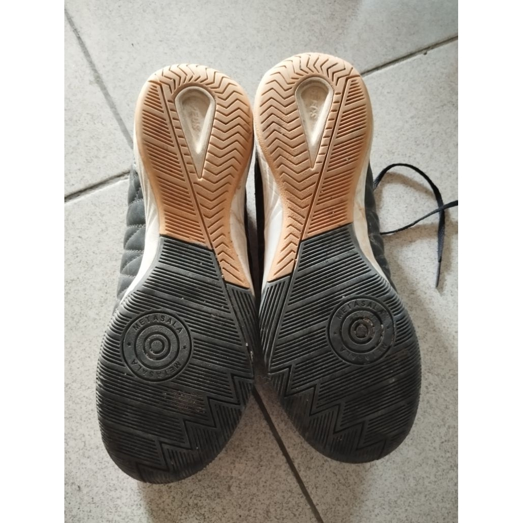 sepatu futsal specs metasala