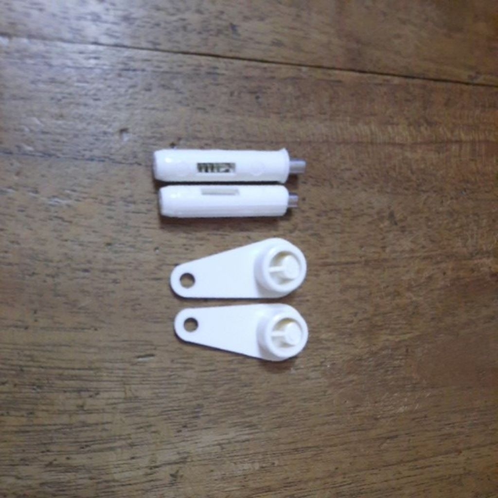 Engsel pivot kayu kecil