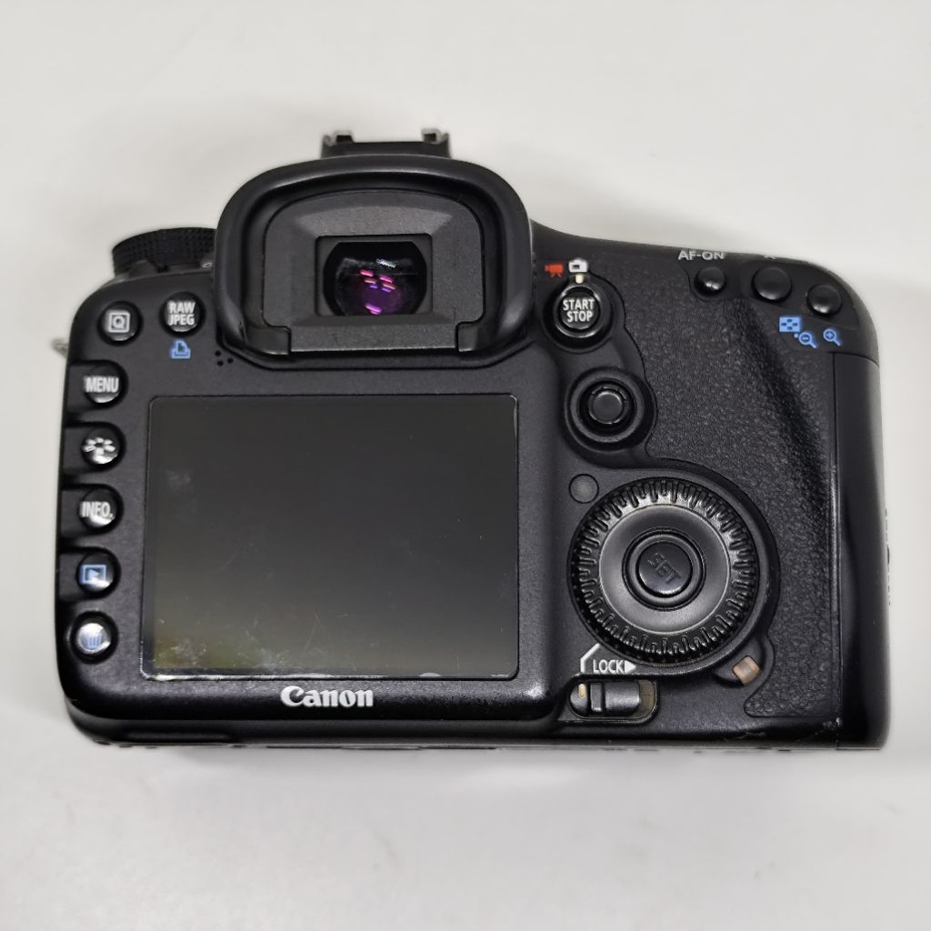 CANON 7D BODY ONLY