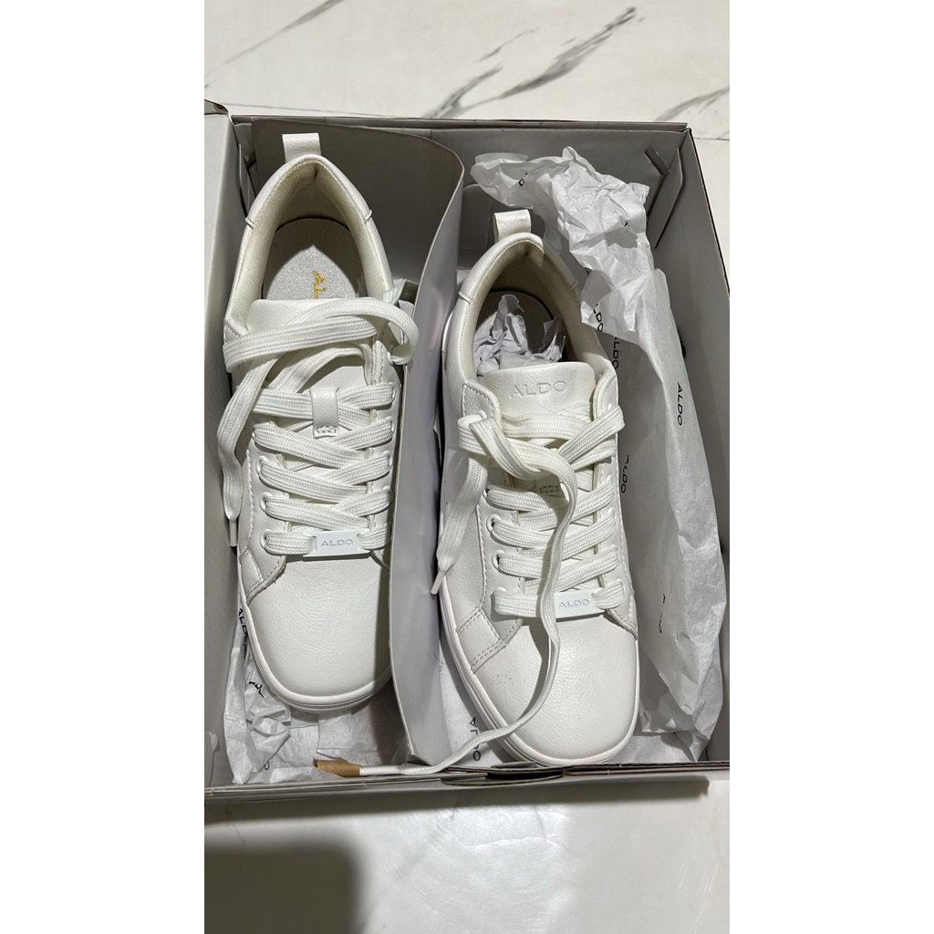 Sepatu Aldo