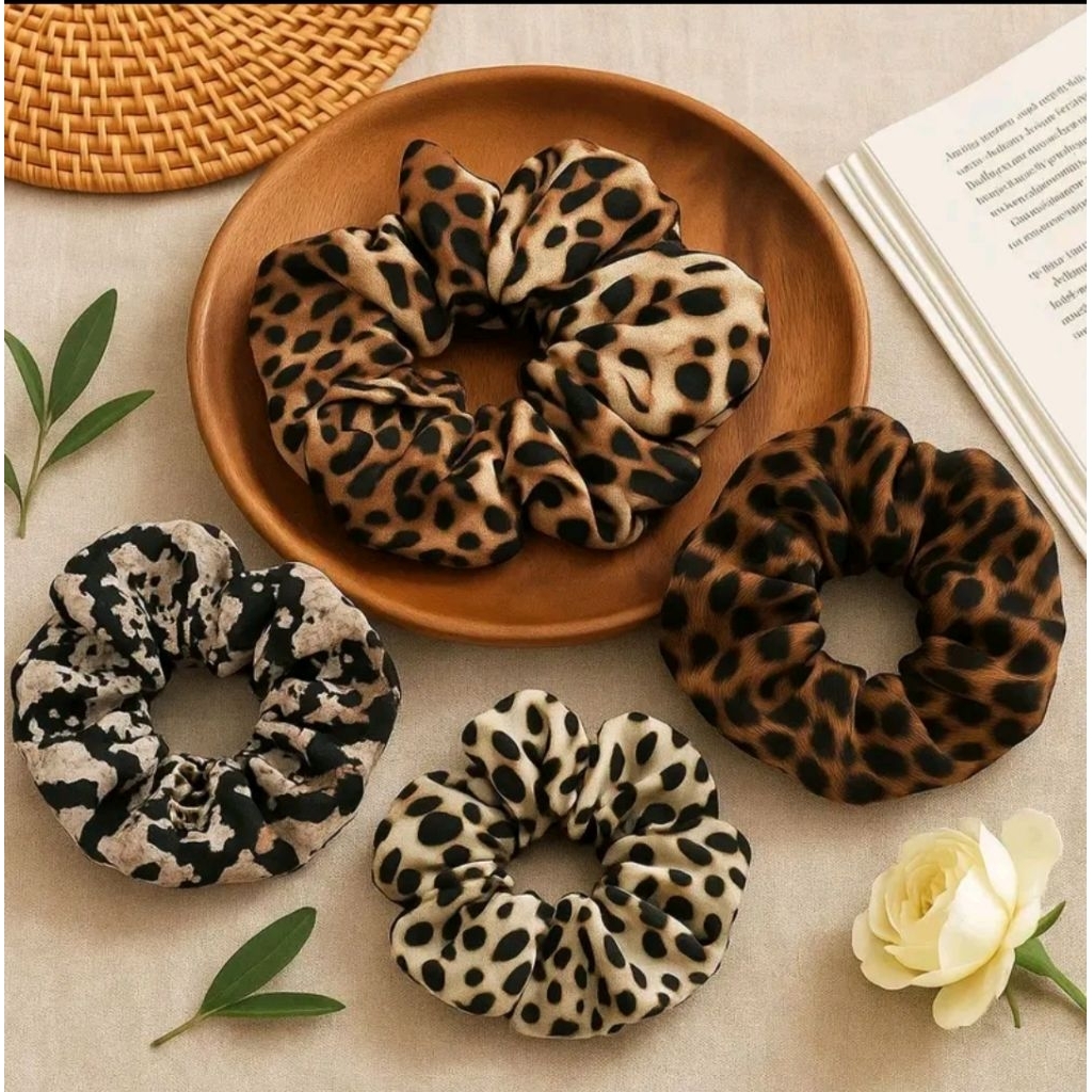 karet rambut kain gif motif macan tutul