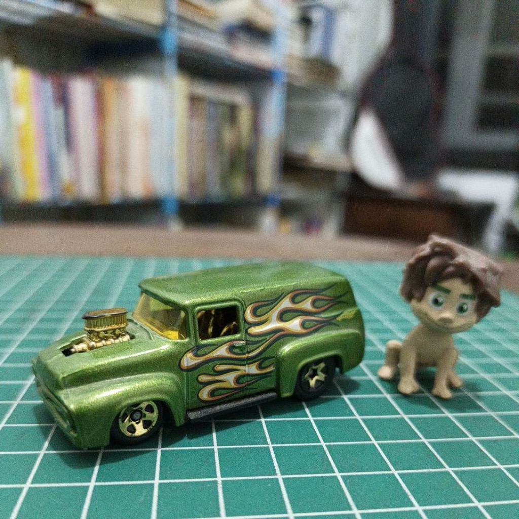 hotwheels 56 ford loose preloved