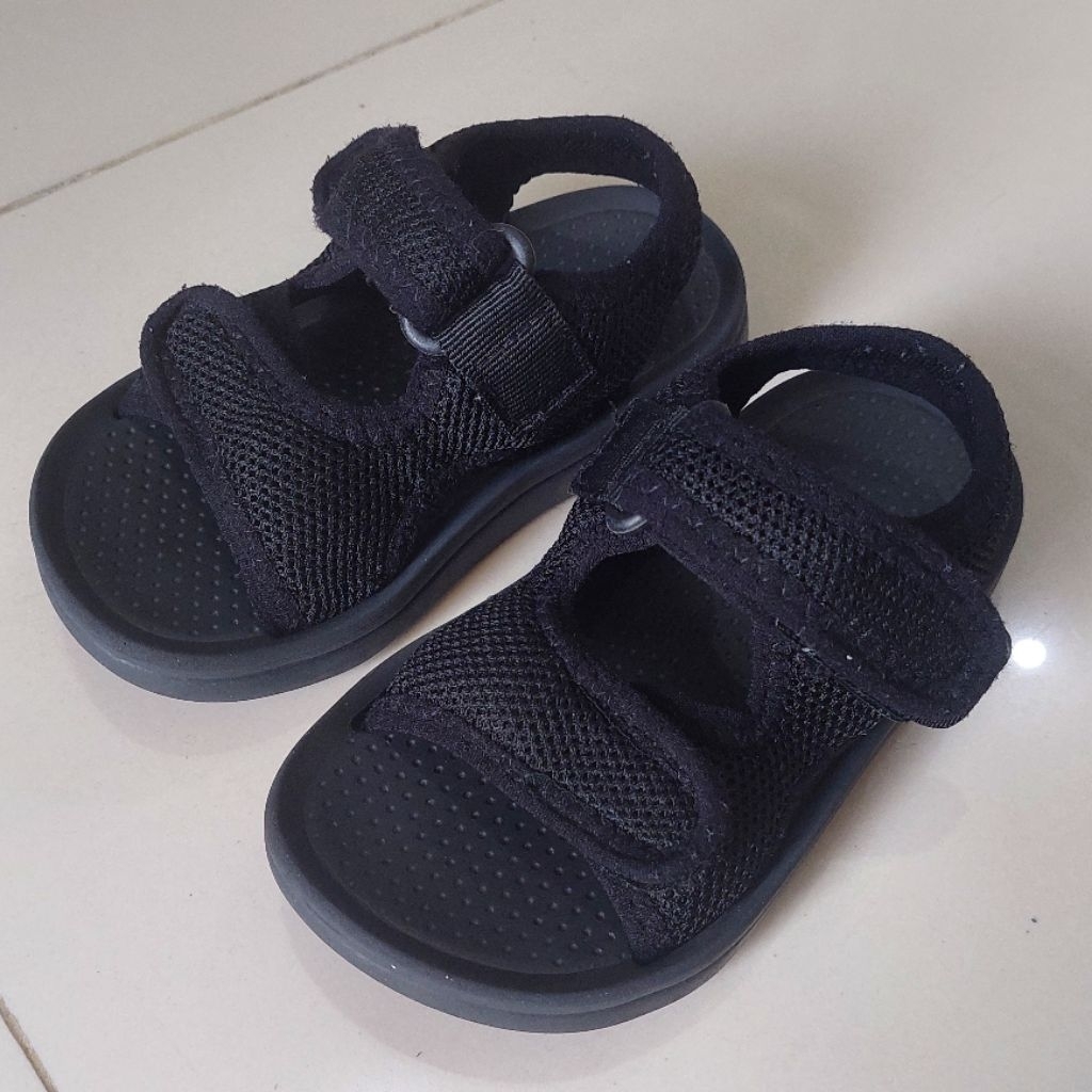 Preloved Sepatu Sandal Anak Cheerful Mario