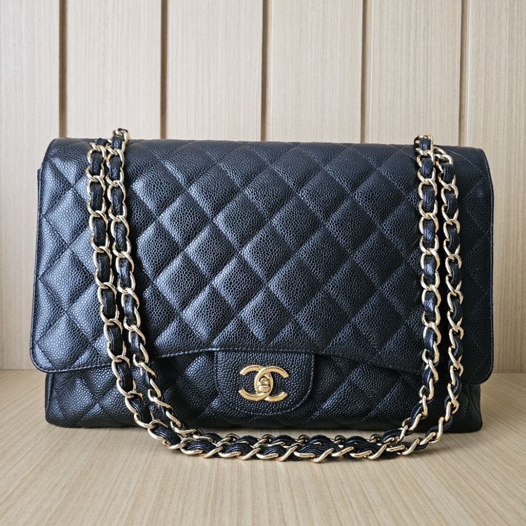 Tas Chanel Flap Maxi Navy Caviar SHW #13 with Holo Card