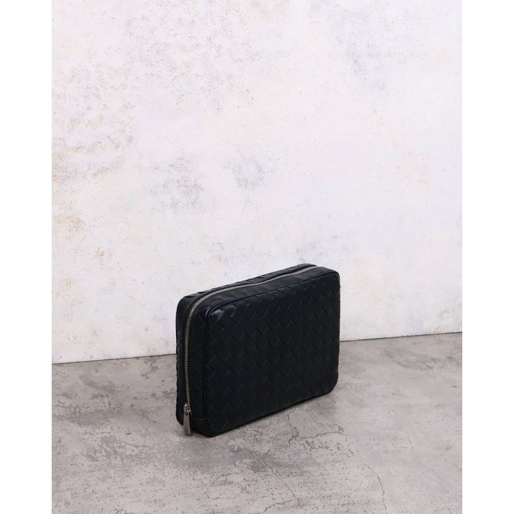 Bottega Veneta Intrecciato Large Zipped Organizing Pouch Black