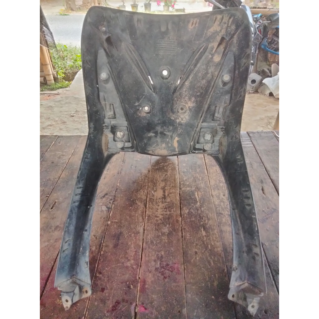 Perisai/tameng depan spin 125 original