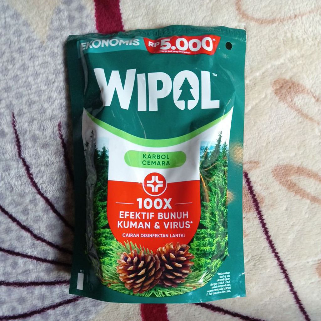 Wipol karbol pembersih lantai