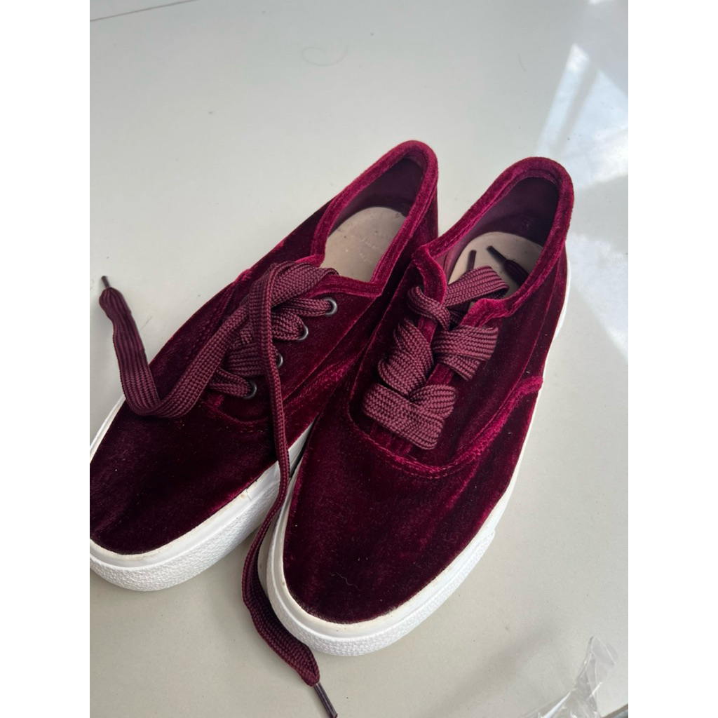 sepatu wanita women cewek pull&bear beludru size 37 bekas preloved