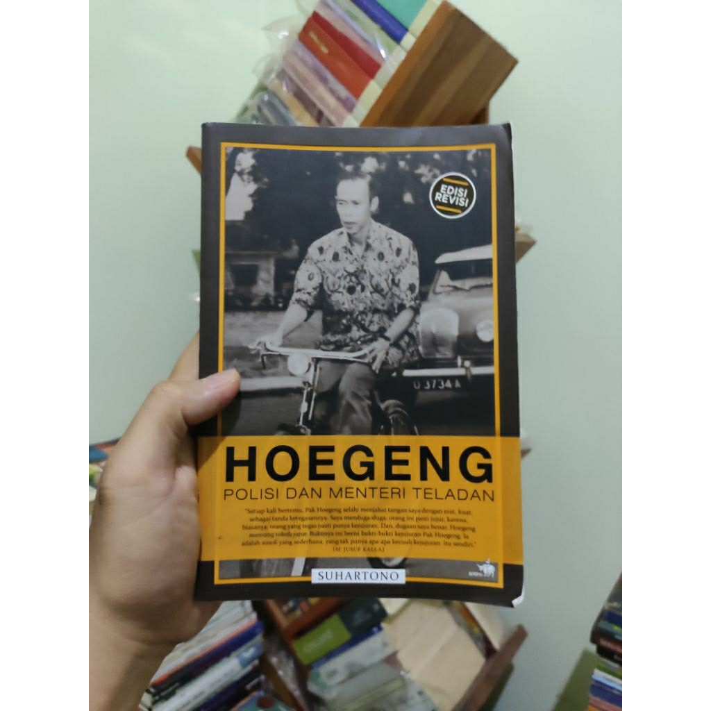 [PRELOVED ORI] Hoegeng: Polisi Dan Menteri Teladan - Suhartono Buku Bekas