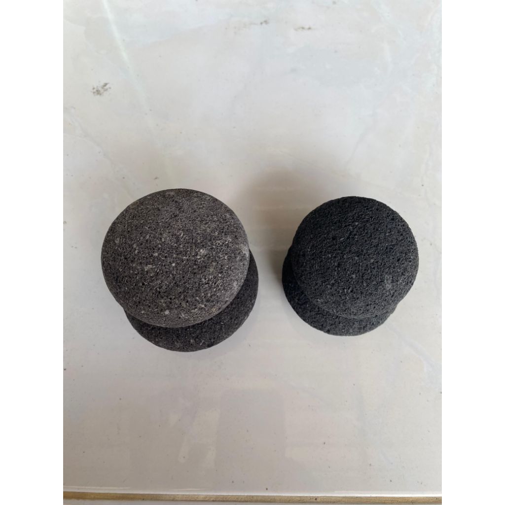 muntu batu asli/ulekan batu asli gunung merapi bentuk bulat/model inul (kecil)