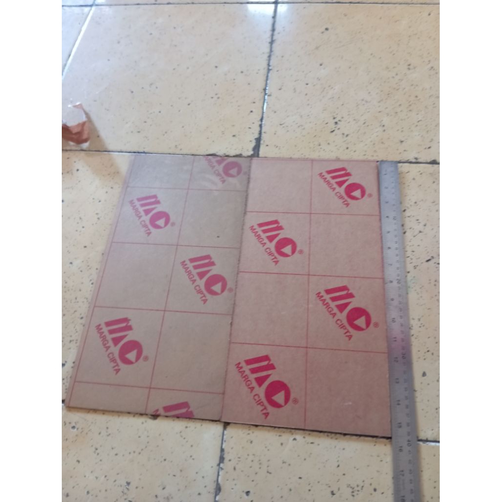 LEMBARAN MIKA AKRILIK 20×40 TEBAL 2MM WARNA PUTIH BENING MERAH BIRU KUNING