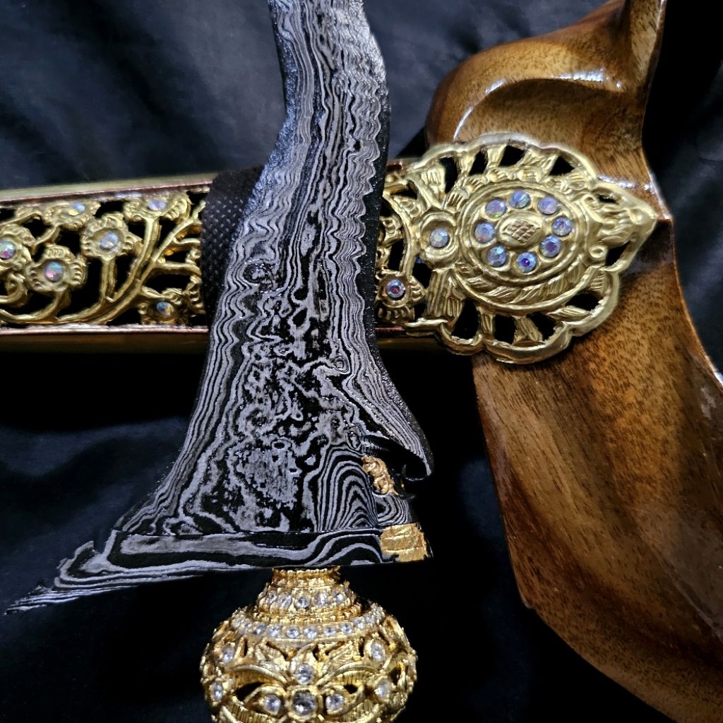 Keris Carita Gandhu Luk 11 Kinatah EMAS Pamor Untu Walang