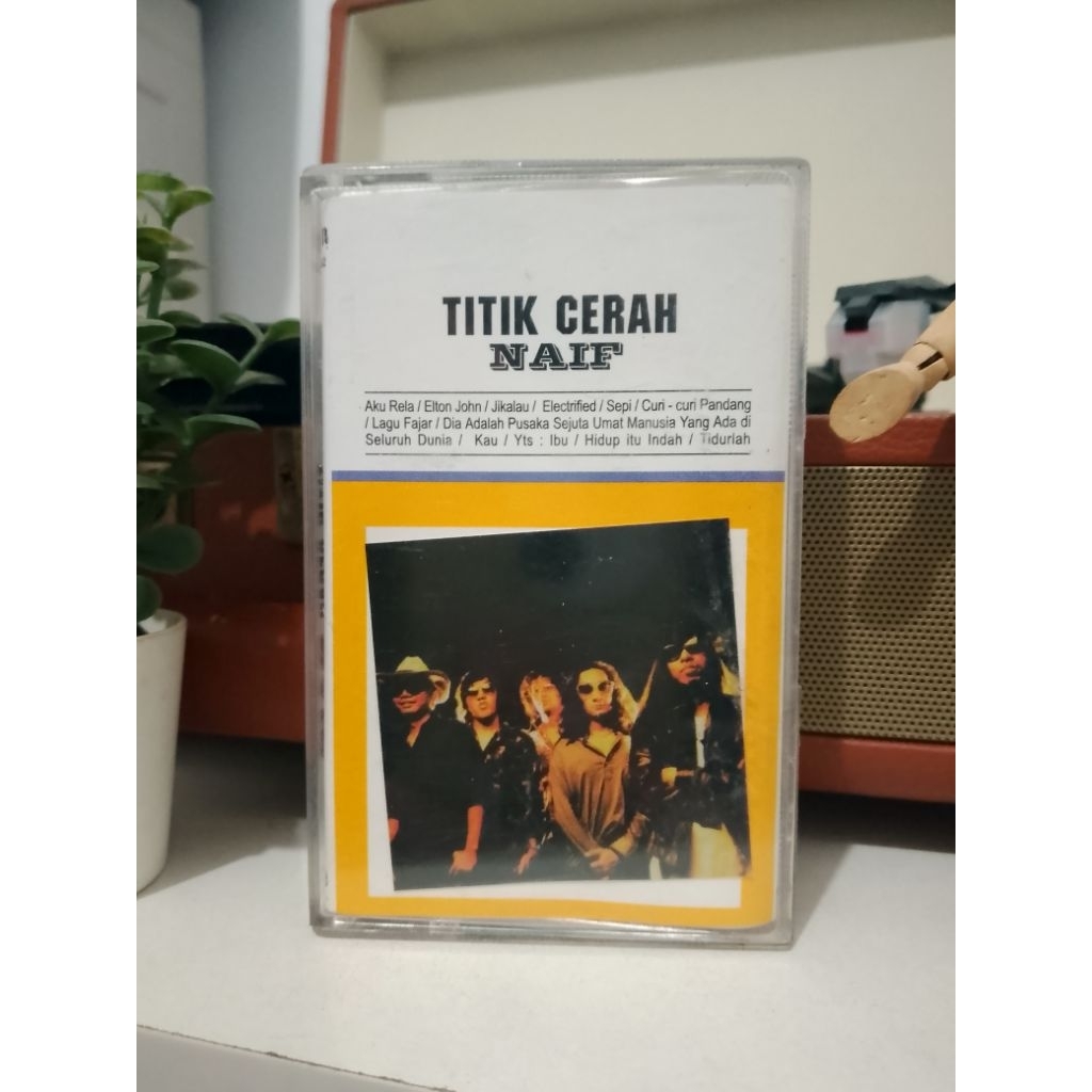 Kaset Pita Naif Titik Cerah