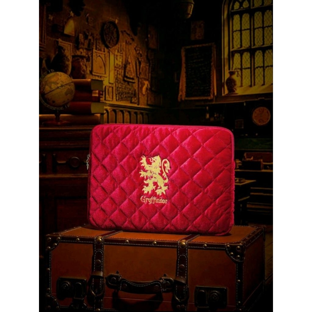 (Ready Stock) laptop handbag, laptop case, tas laptop Harry Potter x Shein