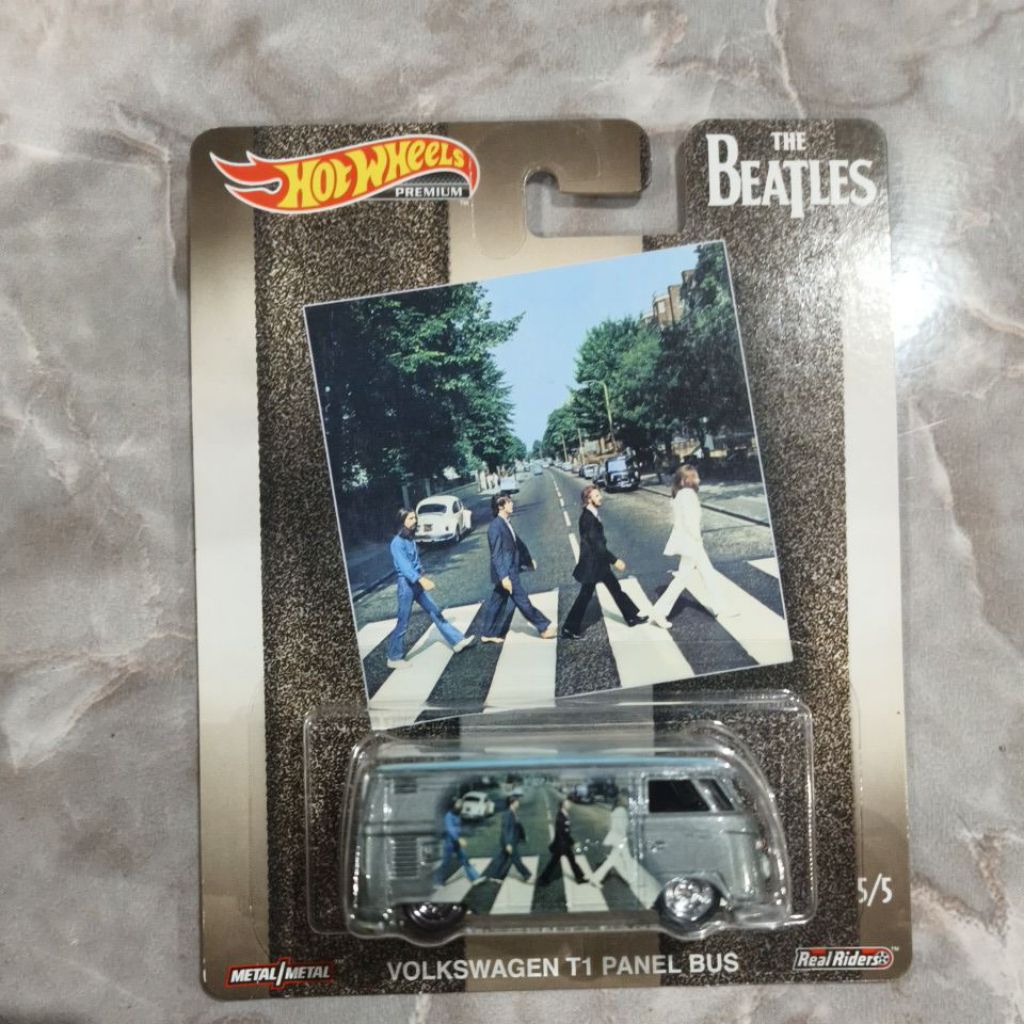 HOTWHEELS THE BEATLES VOLKSWAGEN T1 PANEL BUS