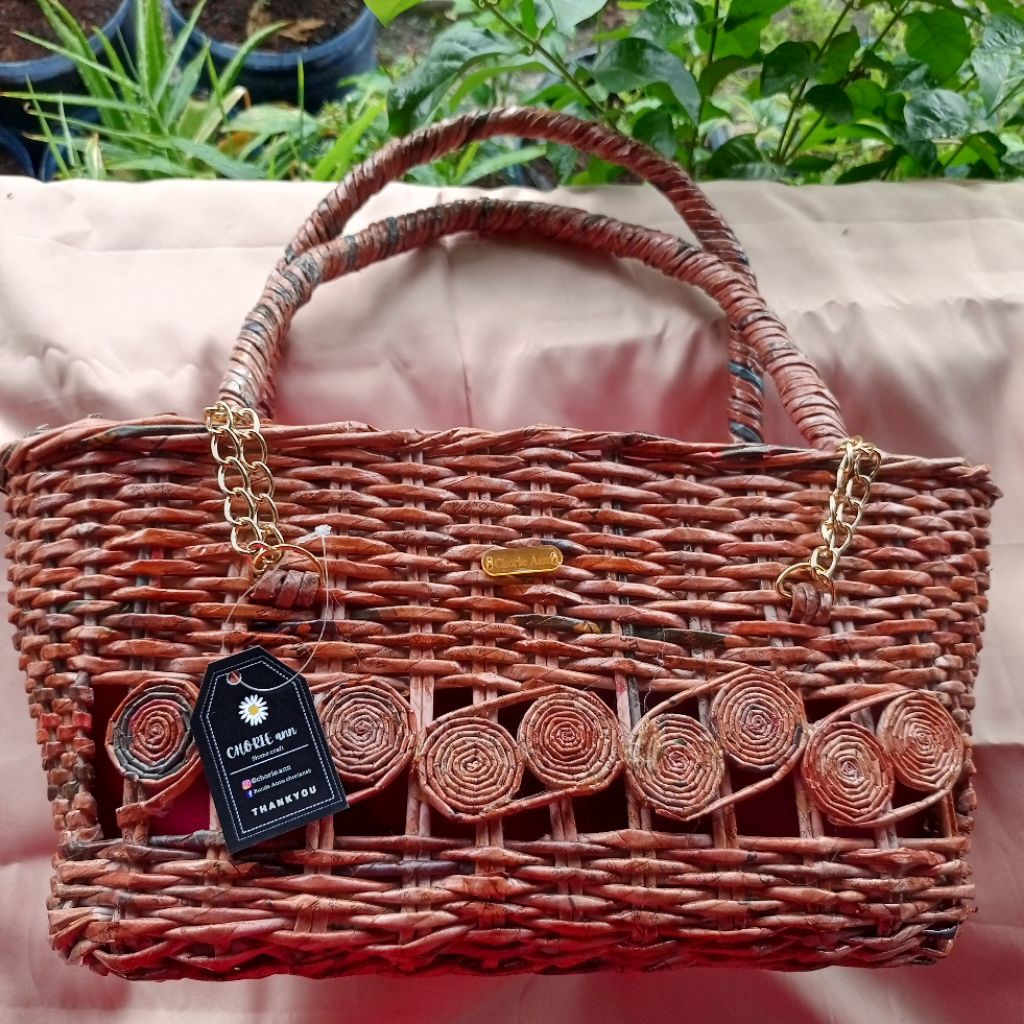 tas anyaman koran jumbo ( chorie ann )