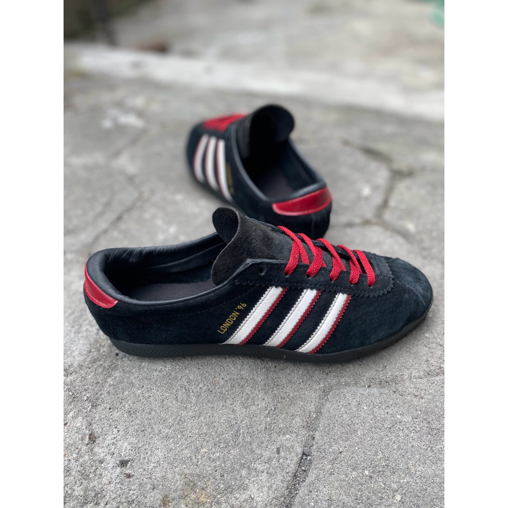 Sepatu adidas london