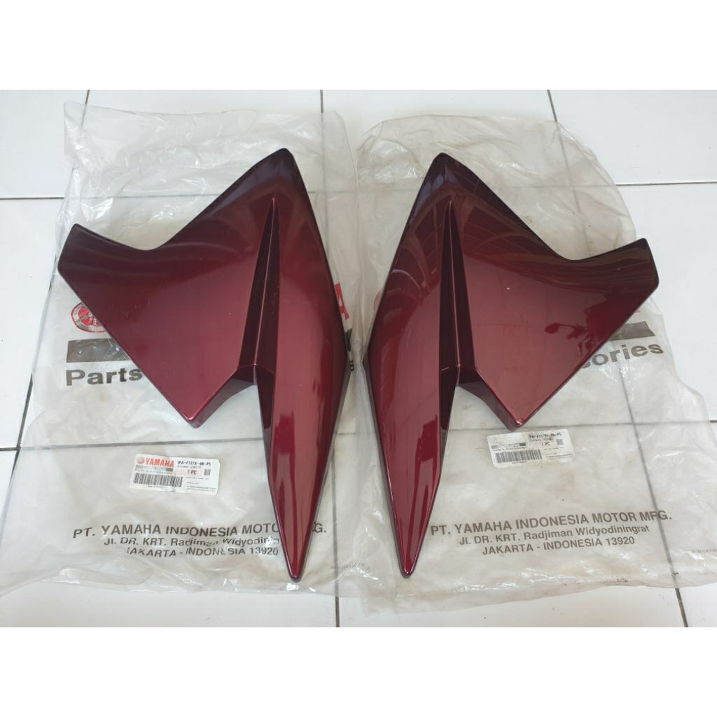 Cover Sayap Tangki Vixion New NVL Biru Tua Kanan Kiri Original Yamaha 1PA-P5