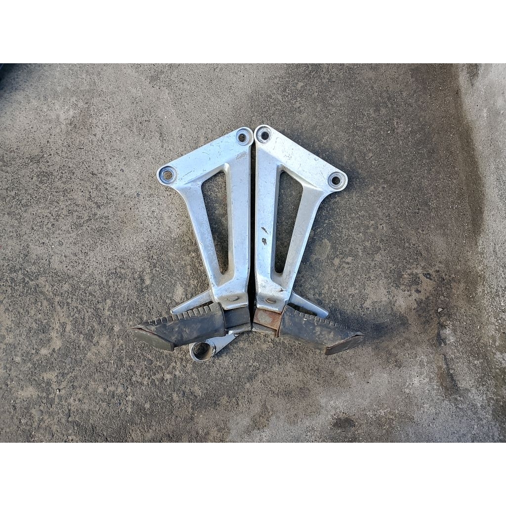 footstep belakang cbr150 old