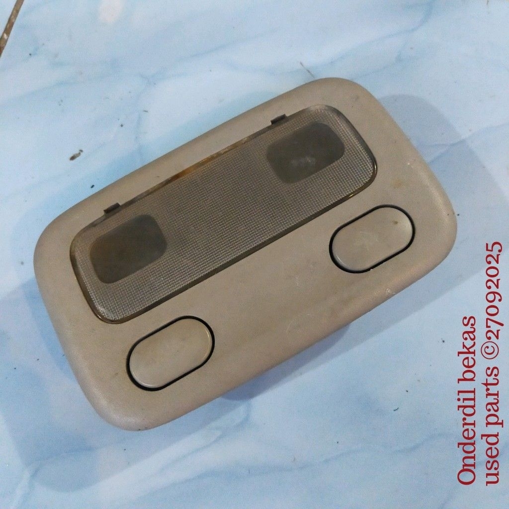 lampu kabin Nissan X-Trail T30 2005