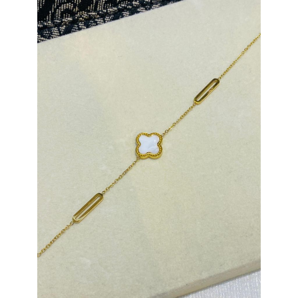 GELANG RANTAI TITANIUM WANITA MODEL CLOVER PUTIH