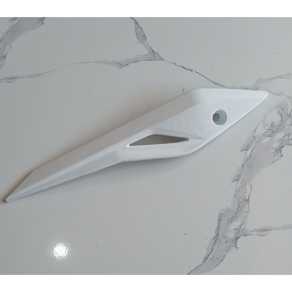 garnish putih tutup tameng knalpot beat led 2020 beat k1a