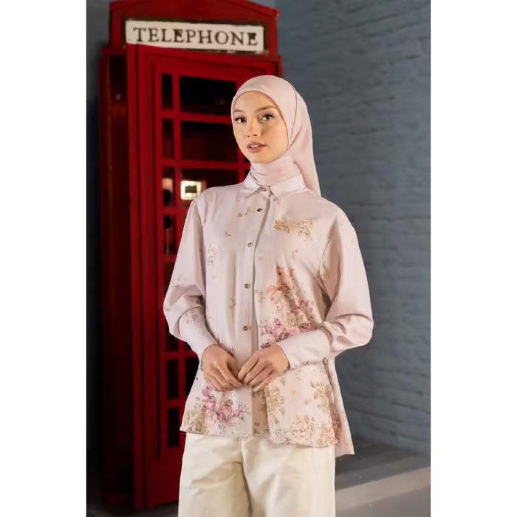 Lusara Shirt Wearing Klamby