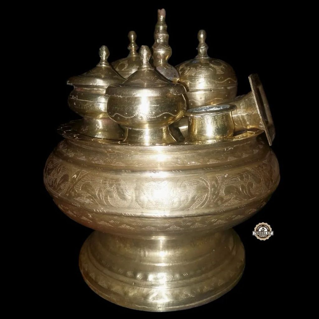 Kinangan bokor ukir kuningan lawas size BESAR