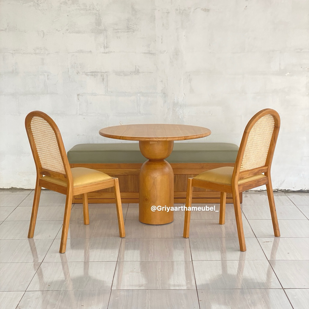 Meja makan bundar set 2 kursi dan bangku panjang Meja bundar set kayu jati desain aestetic