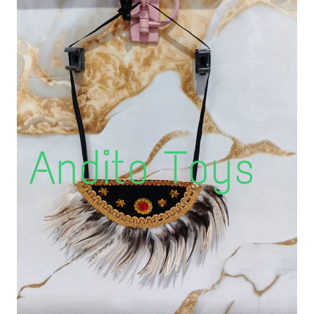 Kalung Bulu Tari Adat Dayak