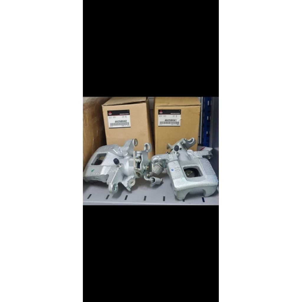 kaliper Outlander belakang