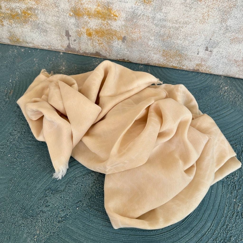 Fendi FF Scarf 140x140
Raphia / Nude