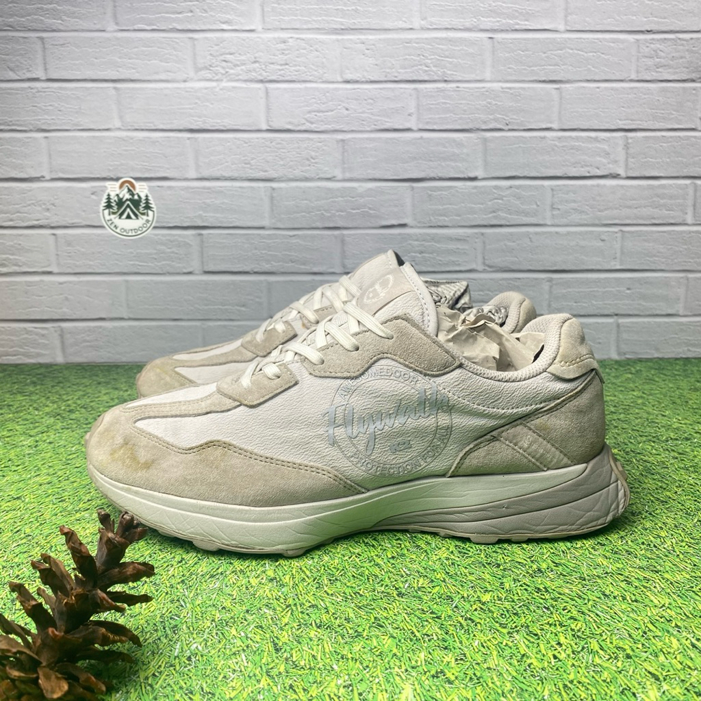 sepatu outdoor hiking gunung K2 Flywalk Eco Project Suede 41