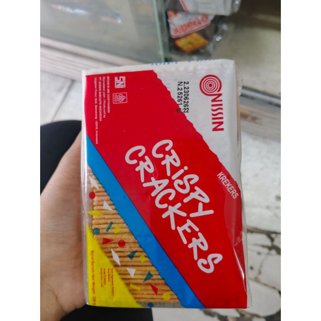 nissin crispy crackers 250gr