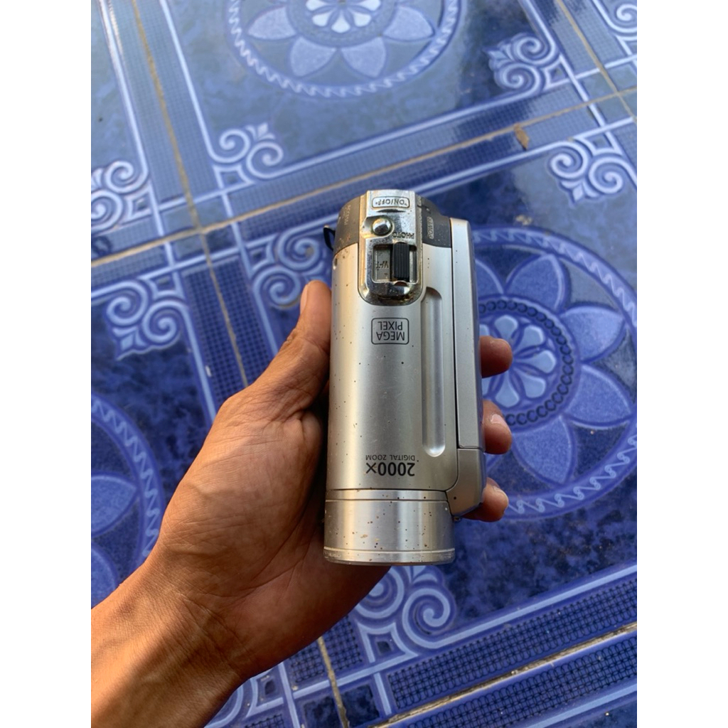 handycam canon FS100