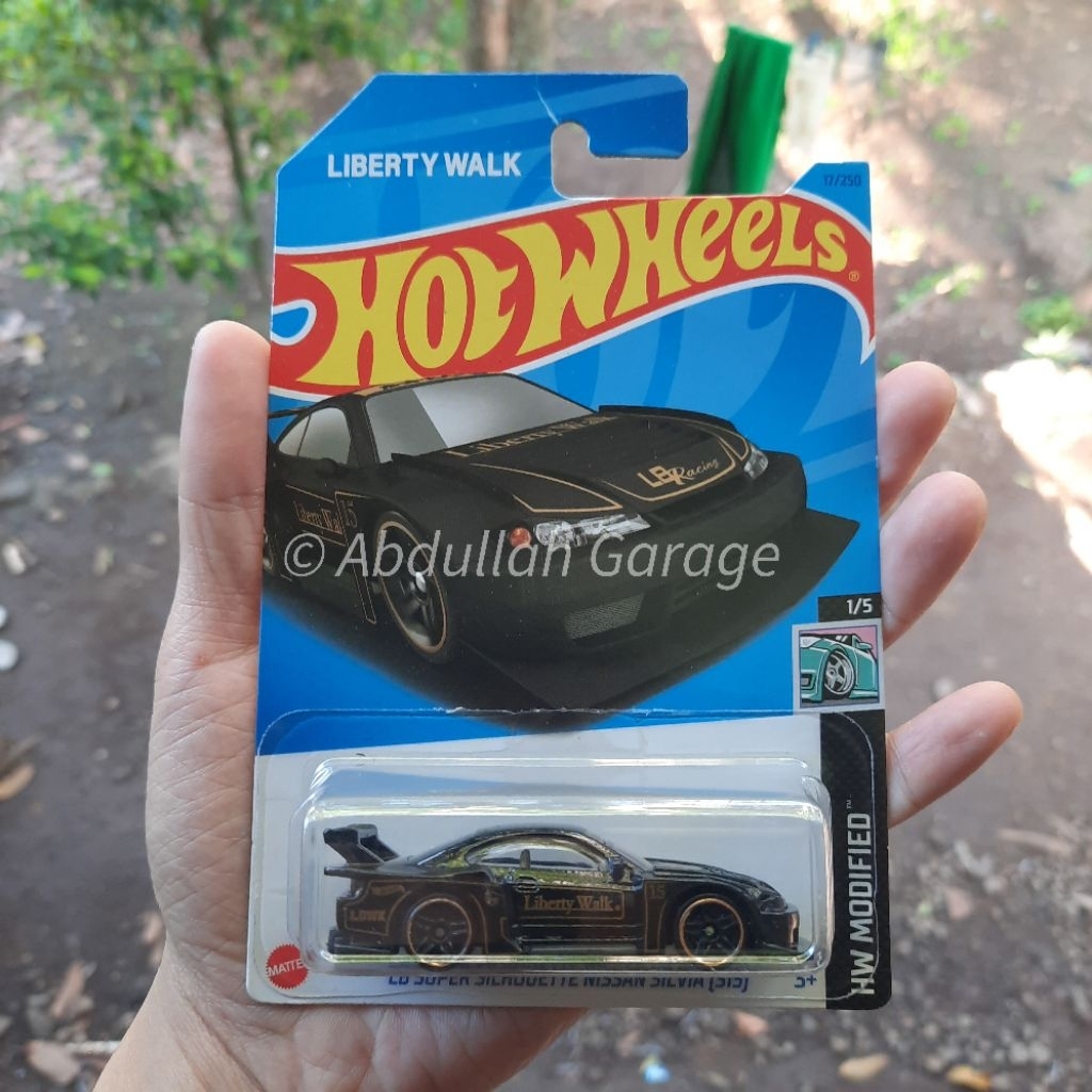 HOT WHEELS LBWK NISSAN SILVIA S15 HITAM