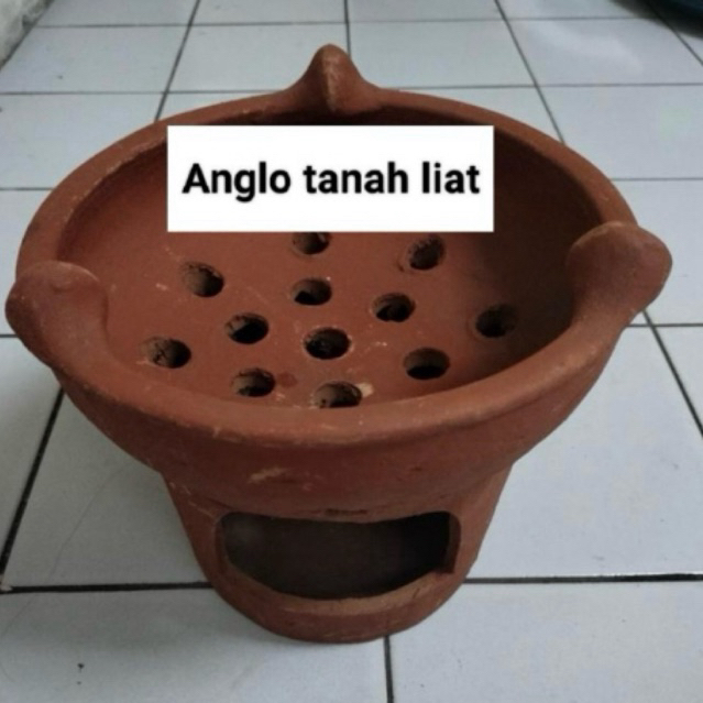 Anglo tanah liat besar anglo