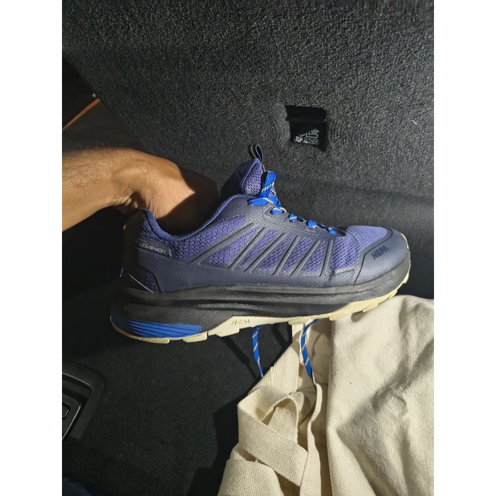 Sepatu Lari Gunung / Outdoor NEPA PLUMA Trail Running Pria Ukuran 41 / 26cm Priloved