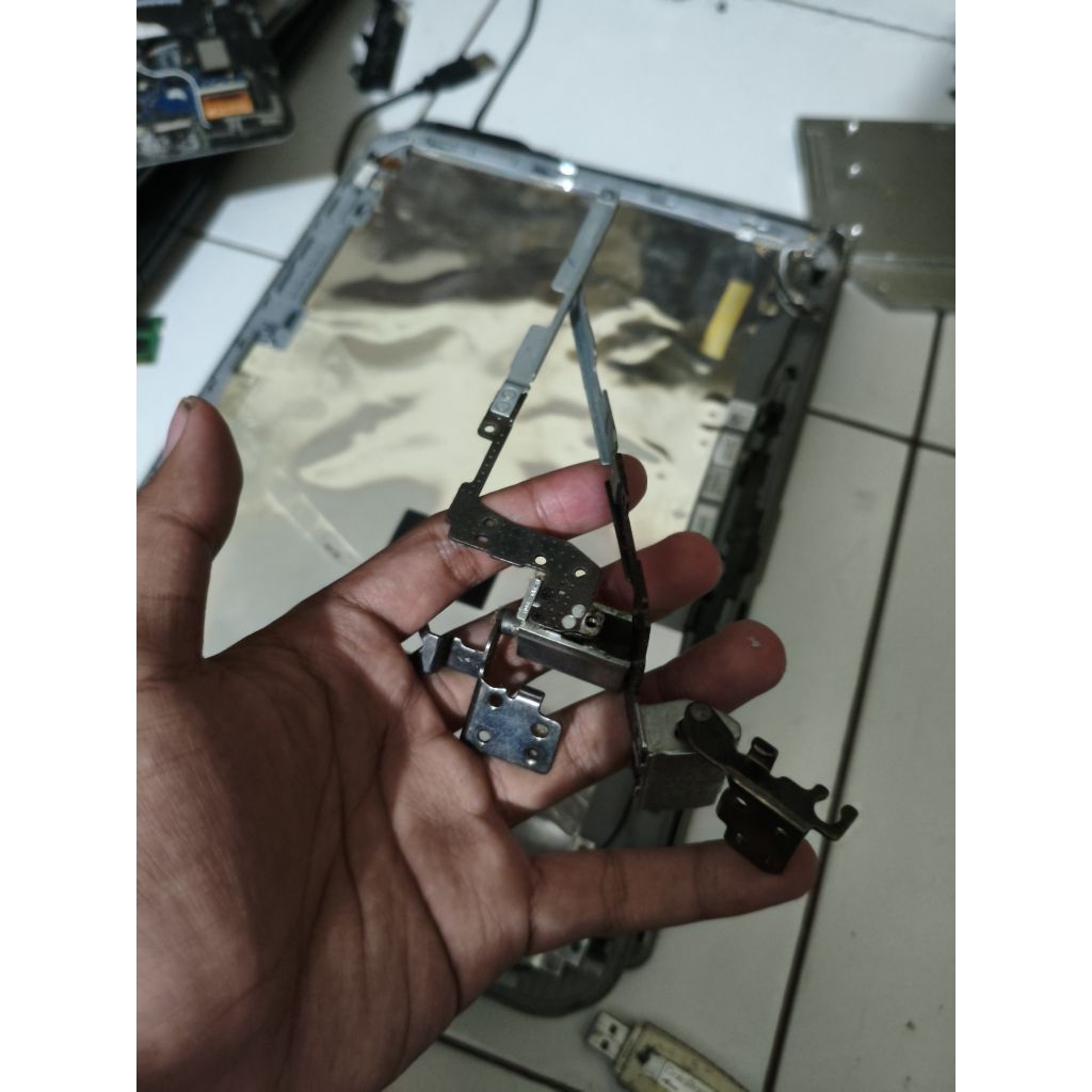 engsel laptop dell Inspiron 5420 ori