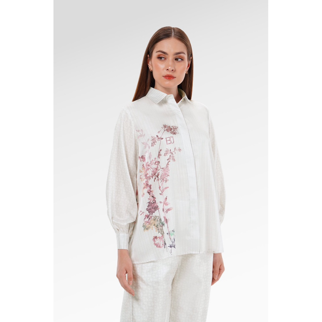 Viola Basic Shirt - Lily Benang Jarum