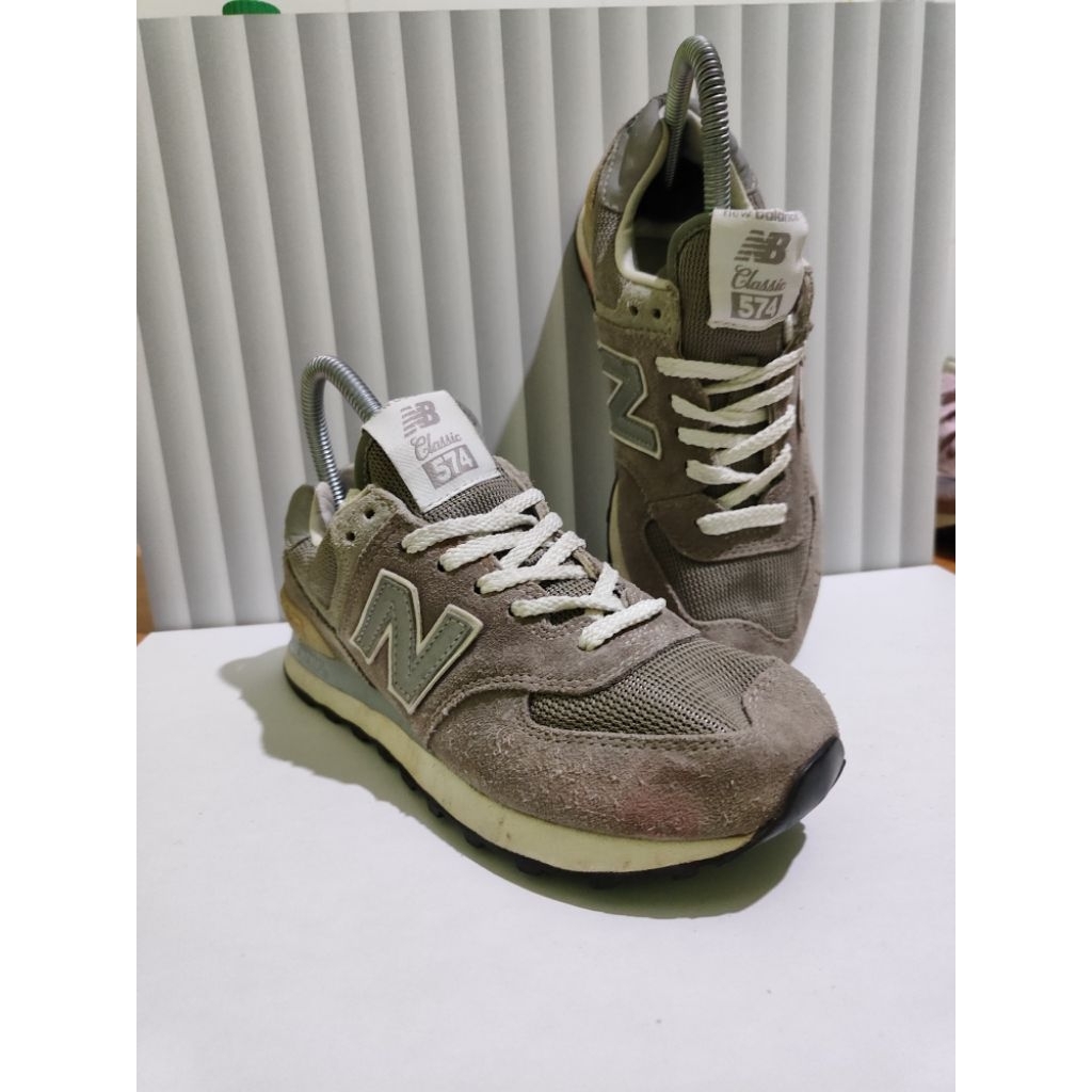 Sepatu New Balance 574 ori madeinvietnamsize : 37.5 ( 23 cm )