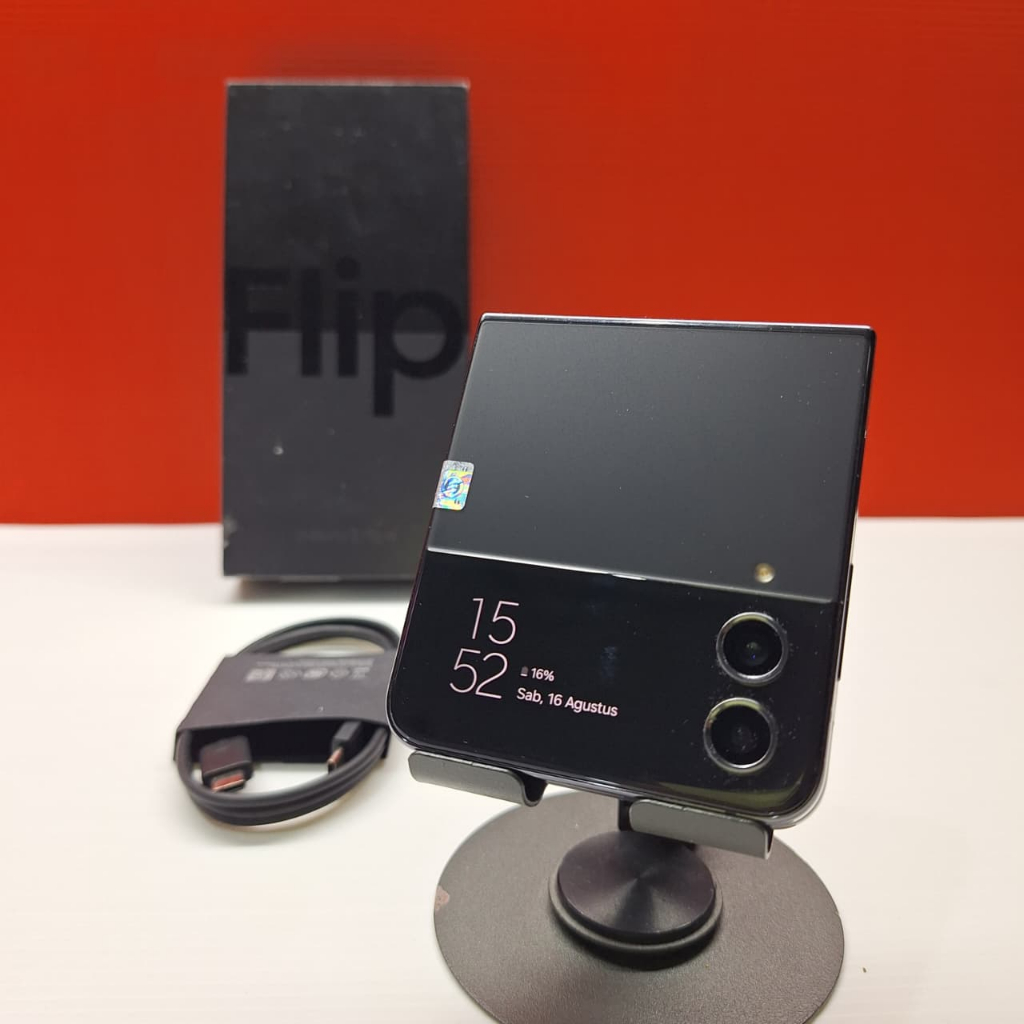 Samsung Galaxy Z Flip 4 5G 8/256GB Fullset RESMI NO MINUS