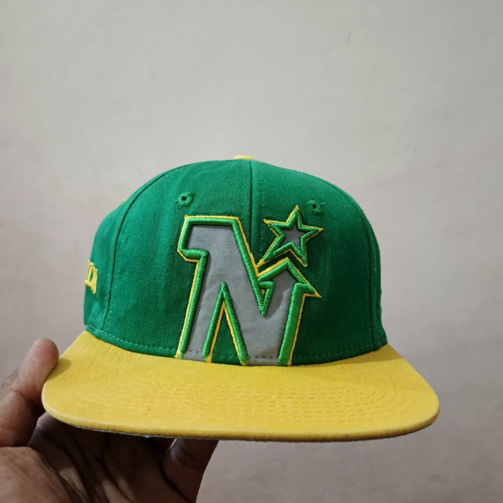 TOPI SNAPBACK BRAND ZEPHYR COLABS TEAM NHL NORTH STAR
