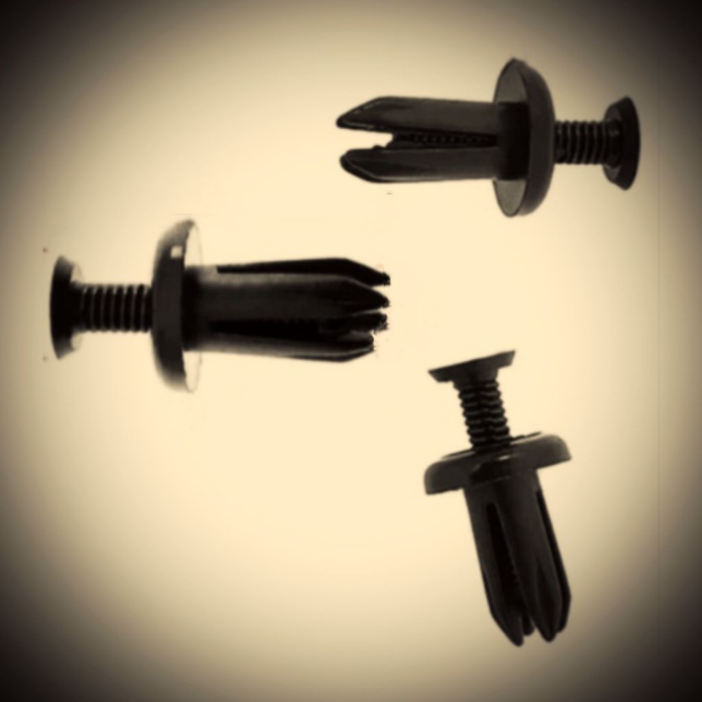 Clips Rivet body mobil motor diameter 5mm x12mm  ==>  DAIHATSU, TOYOTA AVANZA AGYA CALYA RUSH  push 