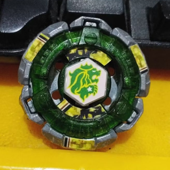 metal fight beyblade 4D (metal fury) fang leone original takara tomy