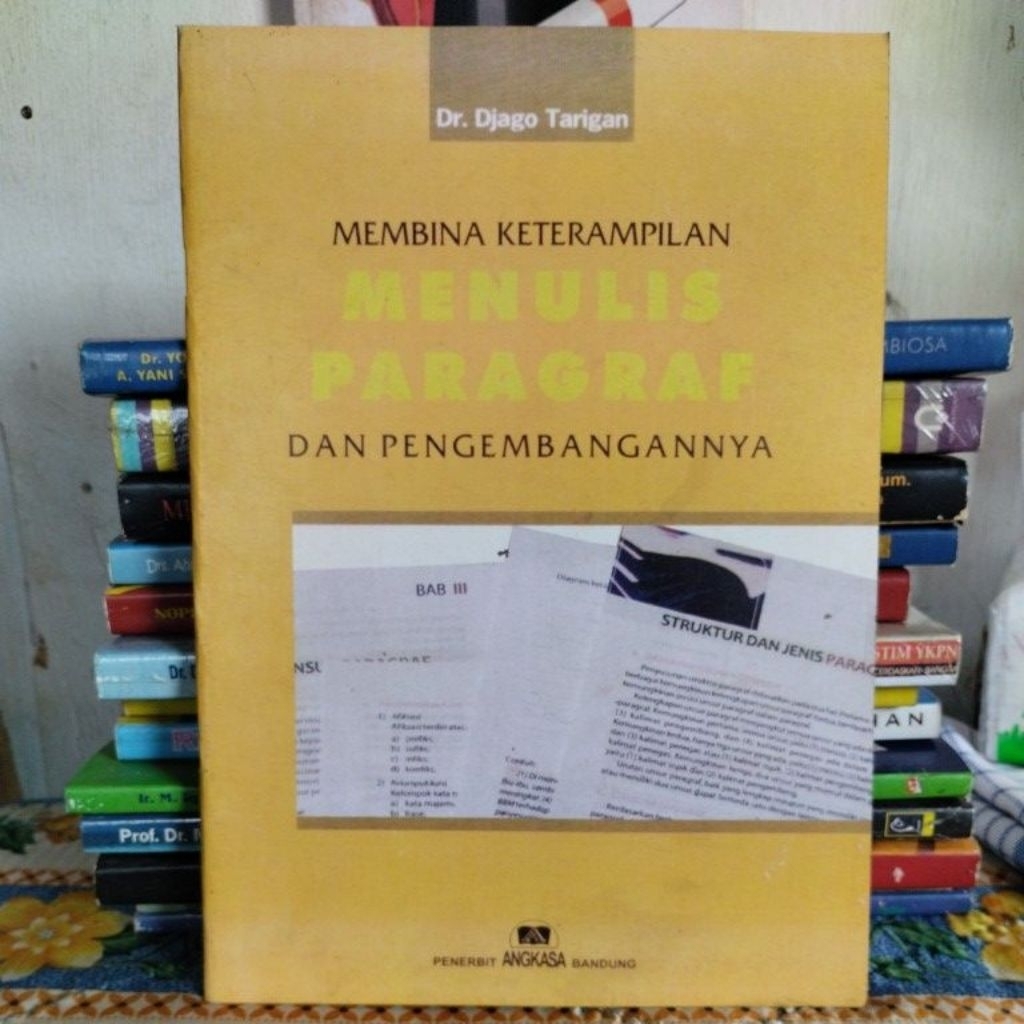 membina keterampilan menulis paragraf dan pengembangannya