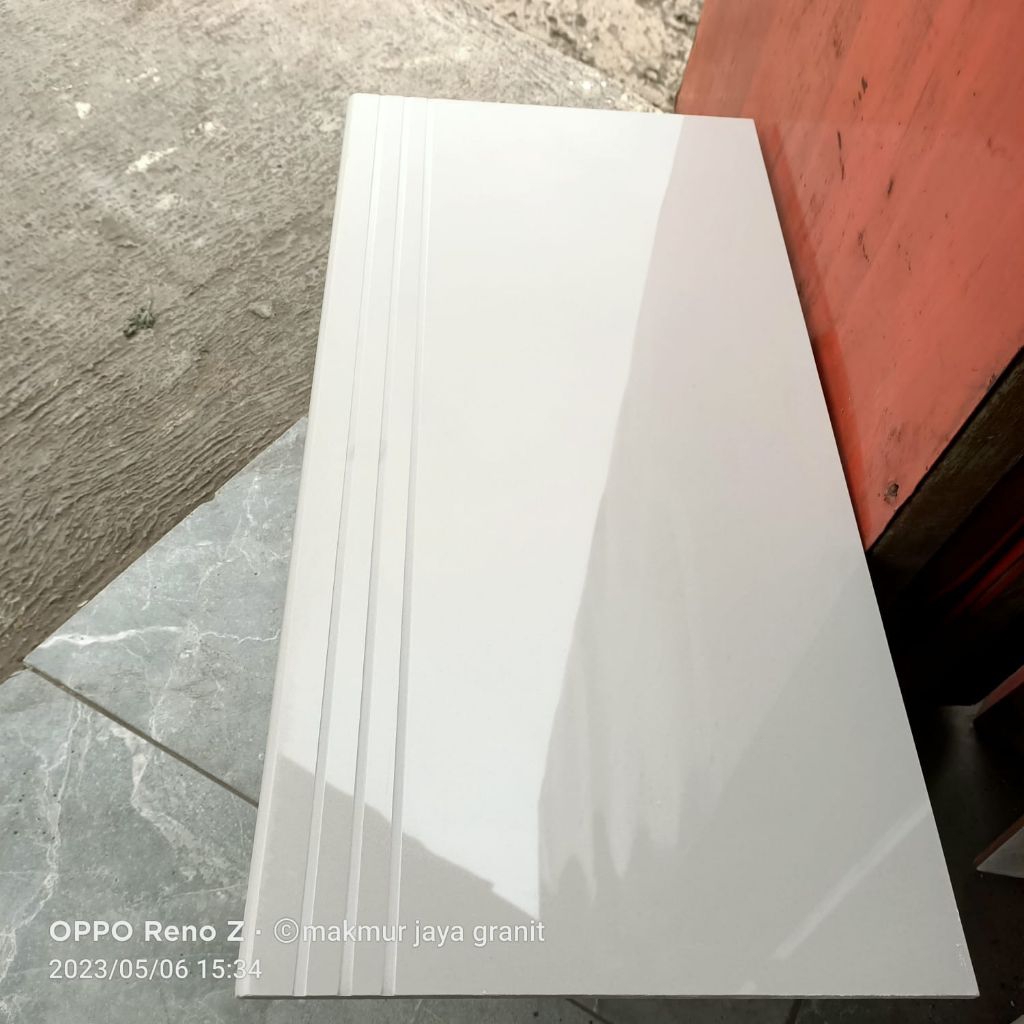 Granit tangga 30x60 cream polos